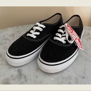 NWT - Vans Authentic #44 Classic Sneaker - Size 3 (kids)